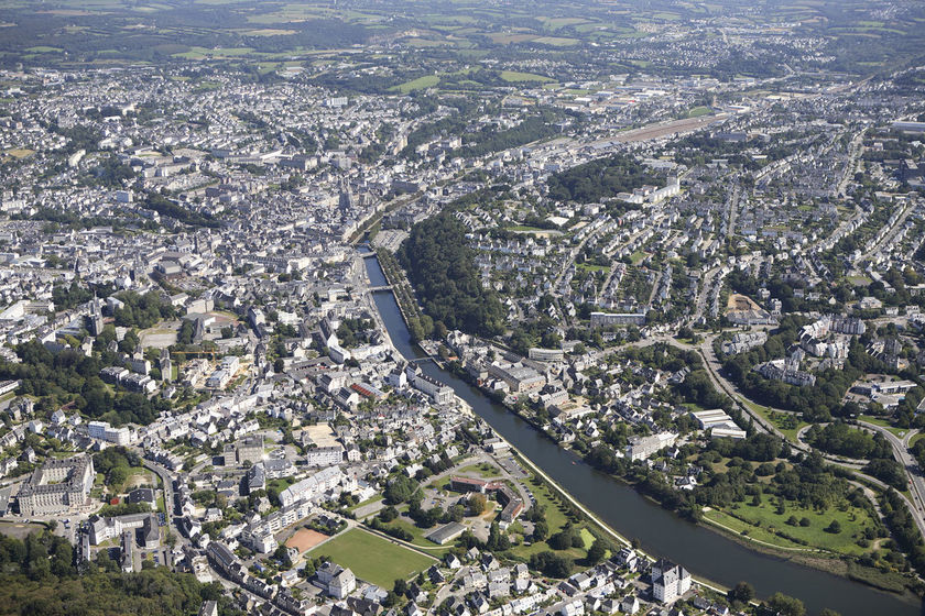 Quelle est la superficie de la Bretagne ?
