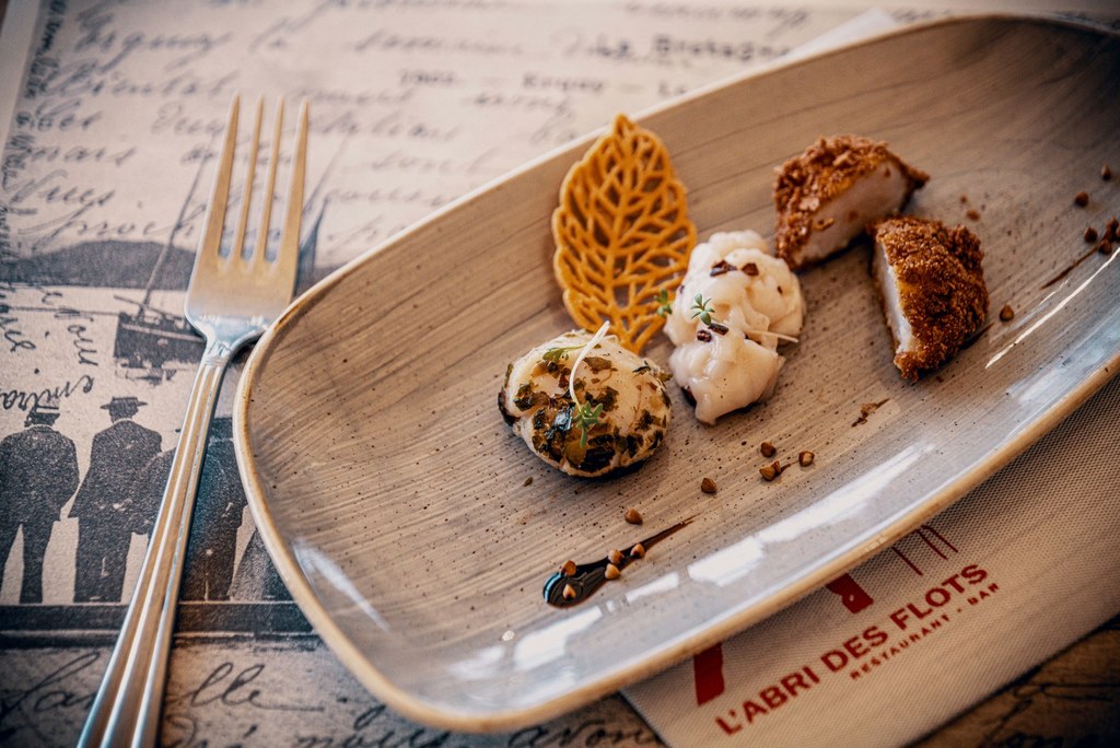 Comment Présenter des Coquilles Saint-Jacques de Manière Éblouissante ?